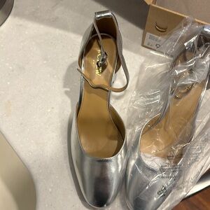 J Crew Silver Heels Size 9 New